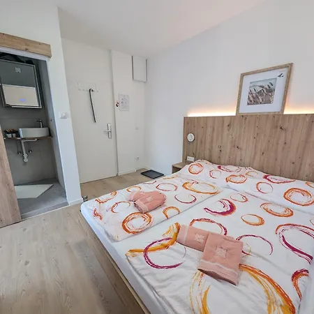 6 - Sonniges Mit Grossem Balkon, Parkplatz & Seezugang *
